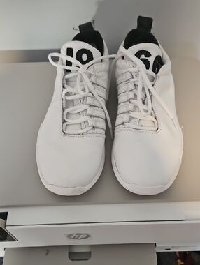 Men's White Low-Top Casual Lace-Up Sneakers